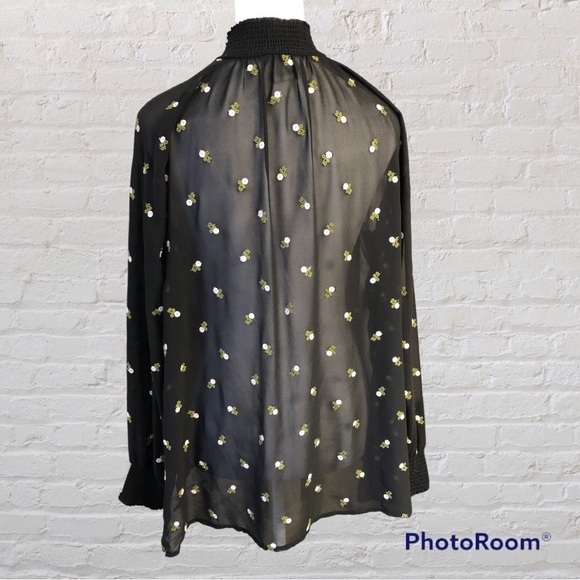 Cabi Style 5338 Floral Embroidered blouse Size Small‎ - Picture 6 of 9